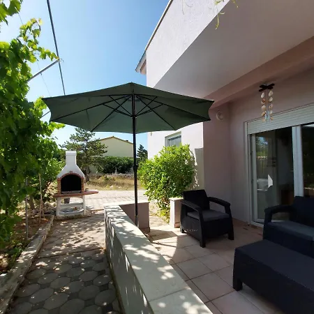 Apartmani Ciprijan Razanac Exterior photo